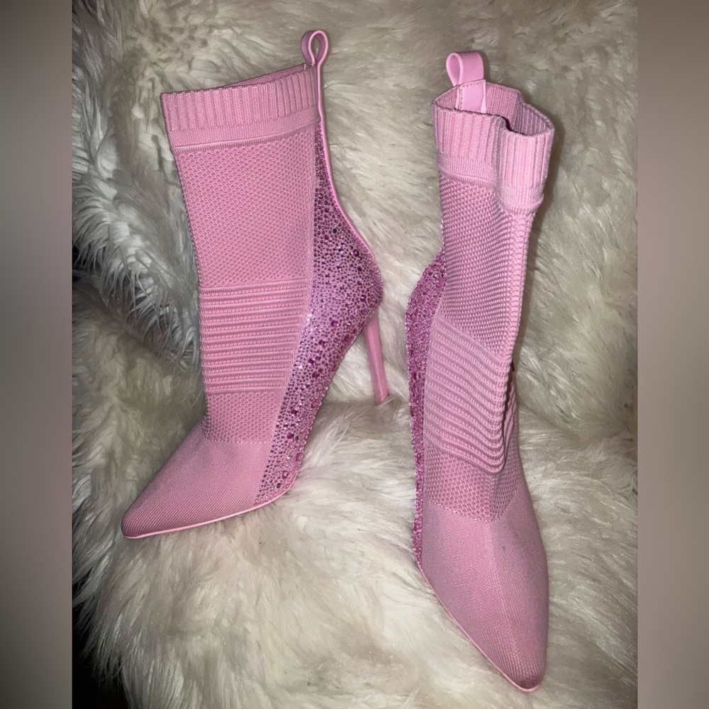 Steve Madden Maxwelle Ankle Boot Pink
